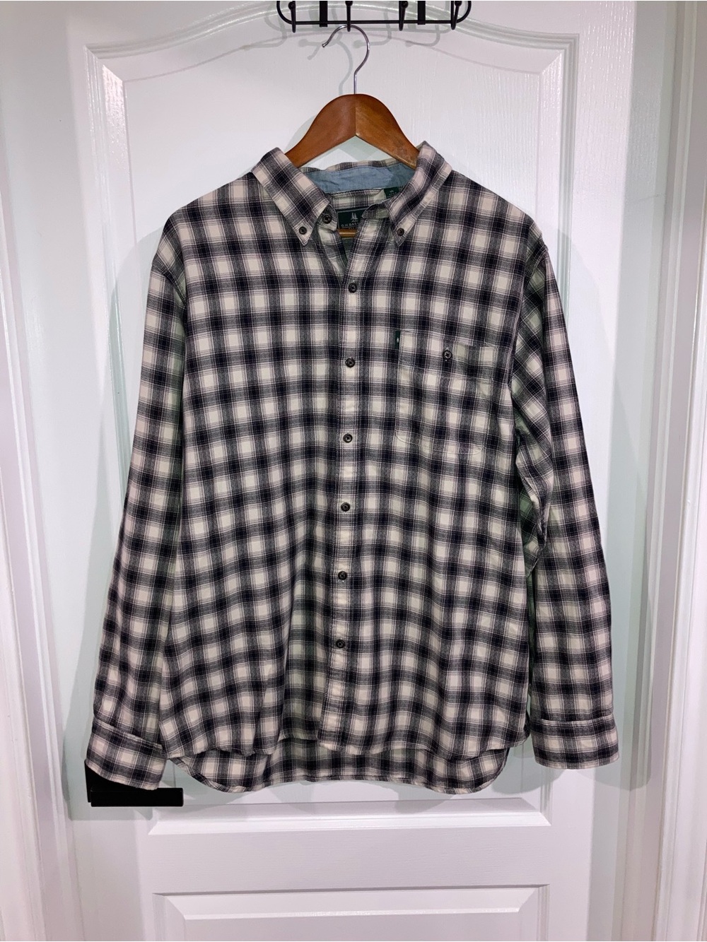 G.H. Bass & Co. Black & Off White Plaid  Flannel Button Up Shirt - size XL